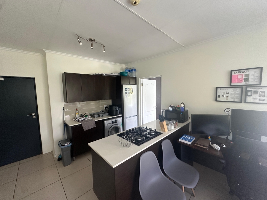 To Let 1 Bedroom Property for Rent in De Velde Western Cape